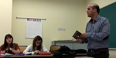 Conferencia de Ali Salem Iselmu en La Universidad del País Vasco bajo el título “Encontrándonos con el Exilio en Álava” — Generación de la Amistad saharaui Conferencia de Ali Salem Iselmu en La Universidad del País Vasco bajo el título “Encontrándonos con el Exilio en Álava” — Generación de la Amistad saharaui