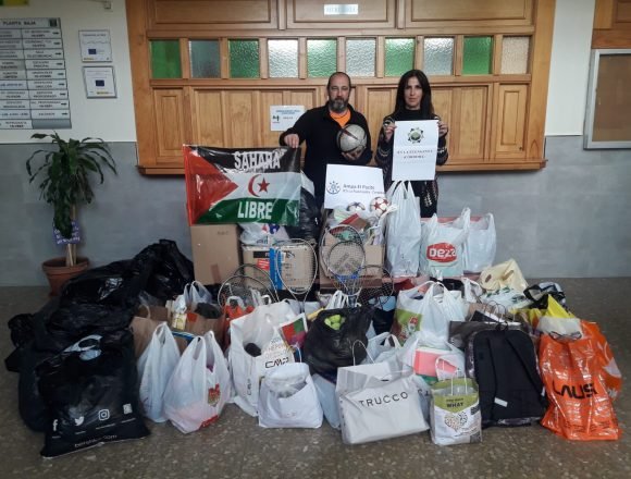 La Asociación de amigos de las niñas y niños saharauis termina de recoger material en el IES “La Fuensanta” – PARADIGMA MEDIA | La información desde la ciudadanía La Asociación de amigos de las niñas y niños saharauis termina de recoger material en el IES “La Fuensanta” – PARADIGMA MEDIA | La información desde la ciudadanía