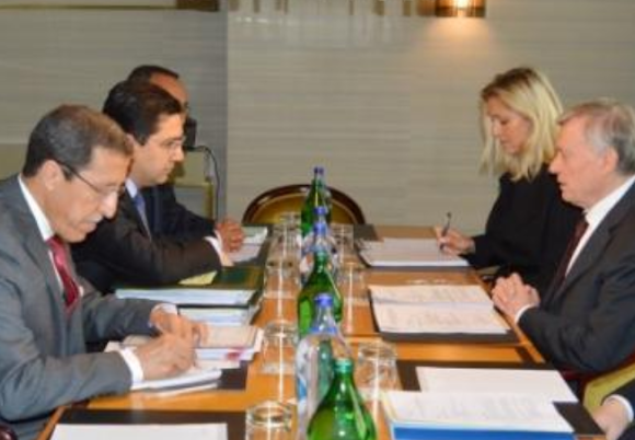 Marruecos sucumbe a la presión y asiste al encuentro con Köhler. La prensa marroquí censura la noticia. Marruecos sucumbe a la presión y asiste al encuentro con Köhler. La prensa marroquí censura la noticia.