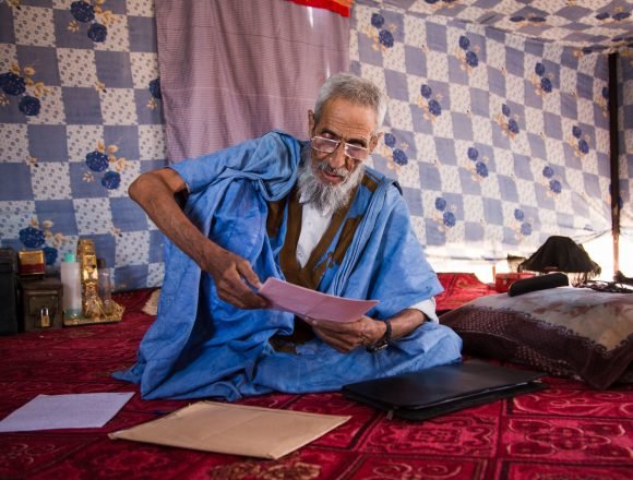 La poesía en el Sáhara Occidental: ha pasado casi un año desde que murió el poeta saharaui Mohamed Mustafa Mohamed Salem, conocido popularmente como «Badi», a los 83 años La poesía en el Sáhara Occidental: ha pasado casi un año desde que murió el poeta saharaui Mohamed Mustafa Mohamed Salem, conocido popularmente como «Badi», a los 83 años