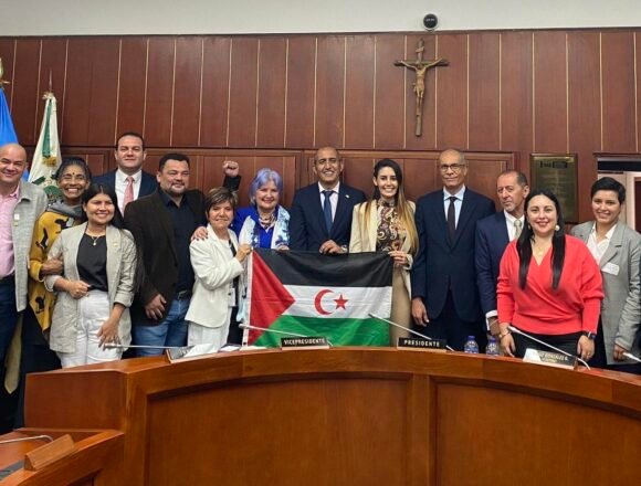 ffx4d_gxeaq5fyg_0 Gloria Flórez, senadora y presidenta del Parlamento andino: « Apoyar la lucha de la República Saharaui hace parte de la lucha contra el colonialismo en el mundo entero » | Sahara Press Service
