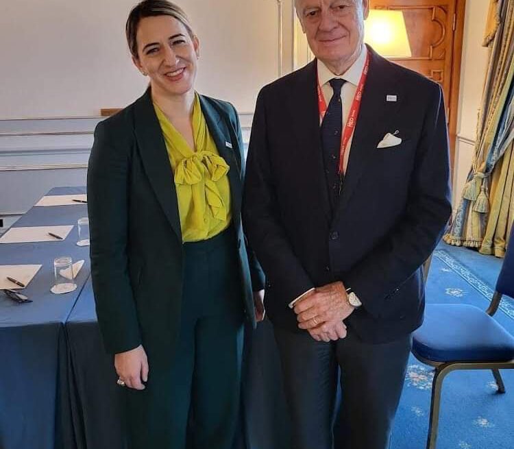 1670272501992073-0 El enviado de la ONU para el Sáhara Occidental se reúne con la subsecretaria de Estado de EE.UU. en Roma