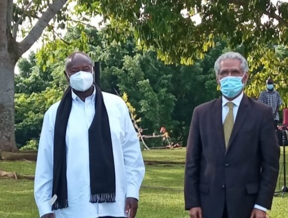 Ministro de Exteriores saharaui es recibido por el Presidente de Uganda