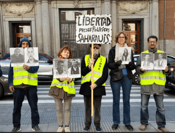 13.2.23 Reprochan al ministro Albares que no mueva un dedo por los presos políticos saharauis | Contramutis