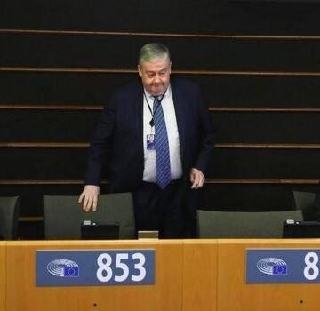 El eurodiputado belga Tarabella tras las rejas al ser imputado por corrupción en el PE | Sahara Press Service