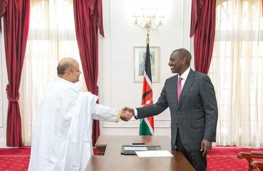 El presidente de Kenia recibe al nuevo embajador saharaui en Nairobi, Mohamed Limam Sidbachir