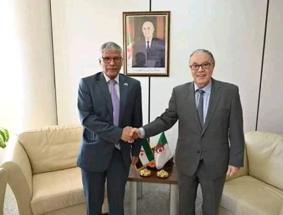 1678366752491783-0 El Secretario General del Ministerio de Relaciones Exteriores de Argelia, Ammar Belani, recibe al embajador de la República Saharaui