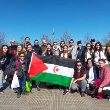 16 estudiantes de Lleida se encuentran realizando prácticas en los campamentos de personas refugiadas saharauis en Tinduf – catalunyapress.es