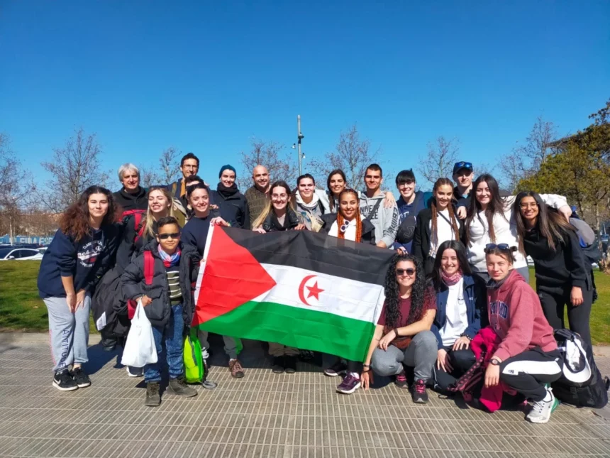 16 estudiantes de Lleida se encuentran realizando prácticas en los campamentos de personas refugiadas saharauis en Tinduf – catalunyapress.es