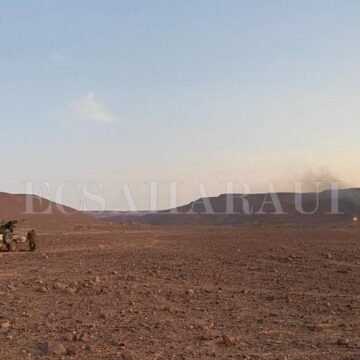La artillería saharaui continúa bombardeando enclaves marroquíes a lo largo del muro militar que divide el Sáhara Occidental