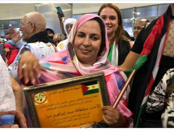 Sultana Jaya llega a Canarias tras más de año y medio arrestada ilegalmente en su casa por Marruecos | Público