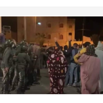 La policía marroquí reprime con violencia a manifestantes saharauis en la ciudad ocupada de Dajla