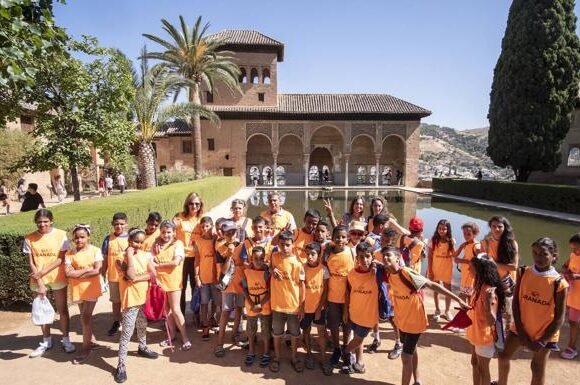 30 niños saharauis conquistan la Alhambra | Ideal