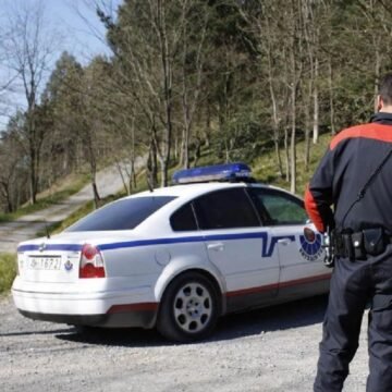 1548766929_659582_1548767069_noticia_normal La Ertzaintza donará su vestimenta retirada a la policía saharaui: La Ertzaintza donará su vestimenta retirada a la policía saharaui | Radio Bilbao | Hora 14 Euskadi | Cadena SER