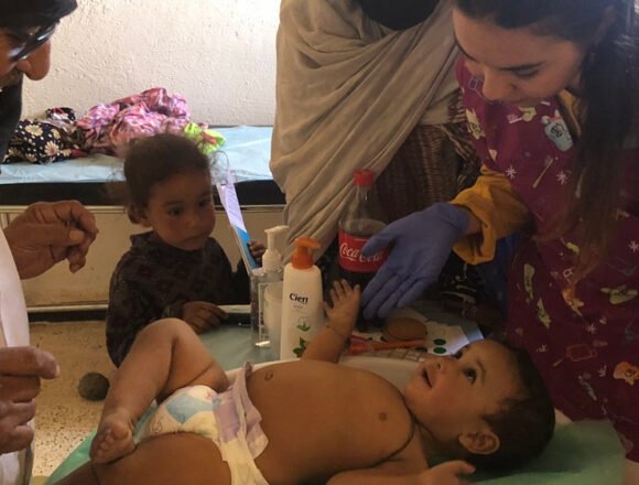 Innovadores | El hospital español que se guarda en un maletín para ayudar a los saharauis