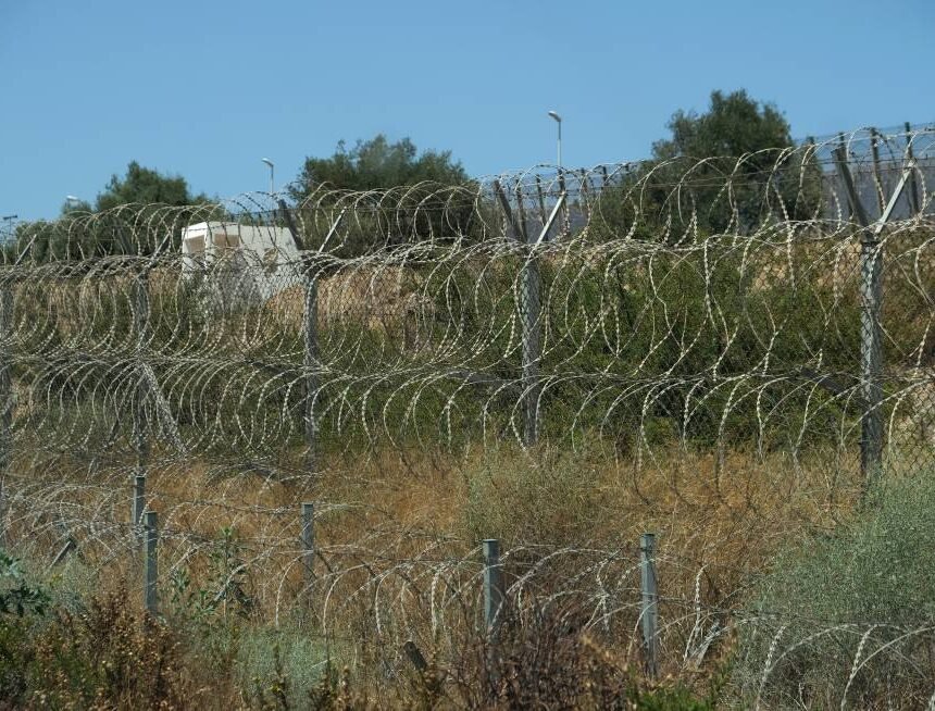 Inmigración: Una maraña de cuchillas blinda el lado marroquí | España | EL PAÍS