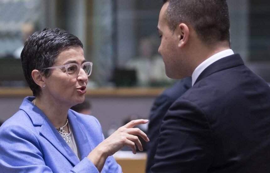 #MásDeLoMismo | La ministra de Exteriores acude a Marruecos… y cancela la visita prevista a Argelia “por problemas de agenda”