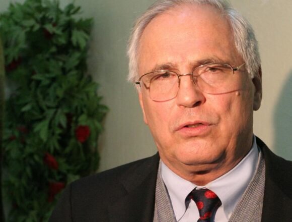 Este es lo que el ex enviado de la ONU al Sáhara Occidental, Christopher Ross, recomienda para concluir el proceso de descolonización interrumpido por Marruecos