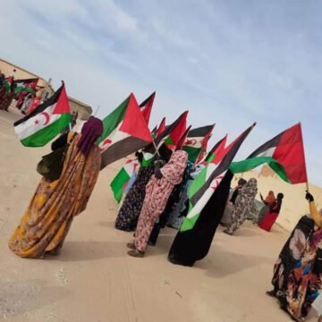 Marchan en los campamentos de refugiados saharauis en solidaridad con los manifestantes de El Guerguerat