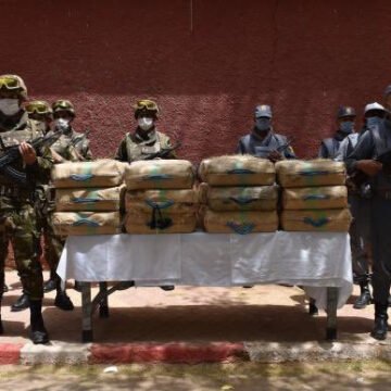 El Ministerio de Defensa Nacional de Argelia anuncia, entre otros operativos, actuaciones en la frontera con Marruecos y detiene al menos a 40 narcotraficantes