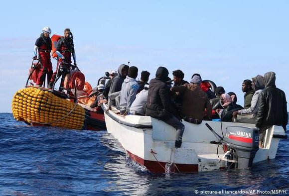 La guerra del Sáhara Occidental: Marruecos chantajea a España con el envío de más pateras para condicionar su política exterior