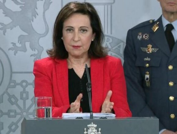 La ministra de defensa carga con dureza contra Marruecos: «Usar niños para burlar fronteras es inaceptable»