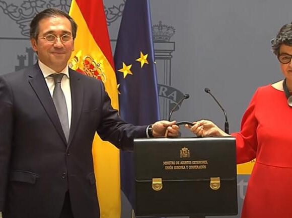 En su primera declaración pública, el nuevo MINISTRO de Exteriores del Gobierno PSOE-UP, un tal Albares, halaga a Marruecos, «nuestro gran vecino y amigo del sur»
