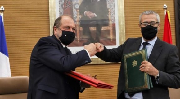 El Ministro de Justicia francés «al servicio» de Marruecos en el caso Pegasus