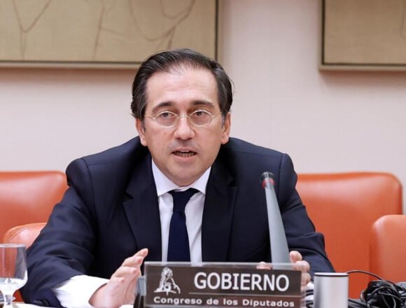 Albares evita criticar a Marruecos por las violaciones cometidas contra una activista saharaui