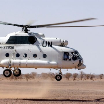 Un grupo de civiles saharauis asediados por los bombardeos marroquíes piden socorro a la MINURSO y ésta les pide caminar 10Km hasta el punto de encuentro