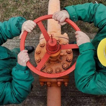 España negocia desviar por el gasoducto argelino gas a Marruecos pese a la falta de suministro