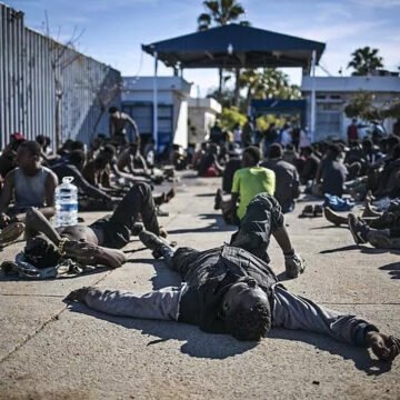 España – Marruecos: Unos 2.500 migrantes intentan entrar en Melilla, 500 lo logran