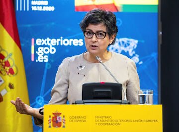 La ex canciller española reconoce que Marruecos chantajea con la inmigración y califica a España como un actor protagonista en el conflicto saharaui