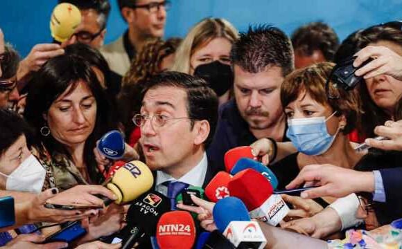 El Gobierno de Sánchez no revisará su decisión sobre el Sáhara Occidental y recuerda que Argelia no es parte del conflicto