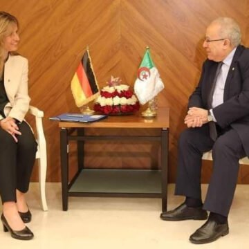 El Ministro de Exteriores de Argelia recibe a la Viceministra de Asuntos Exteriores de Alemania