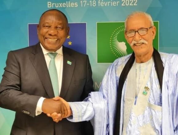 1665999264479737-0 Acompañado por una delegación militar y política de alto nivel, el presidente saharaui parte hacia Sudáfrica en una visita de Estado