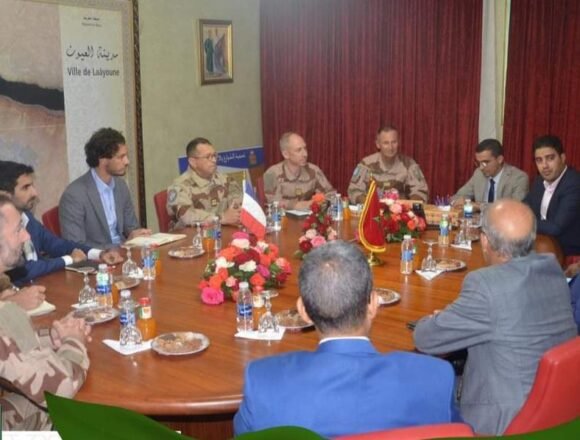 1696329756771787-1 Una delegación militar de la embajada de Francia en Marruecos visita el Sáhara Occidental ocupado