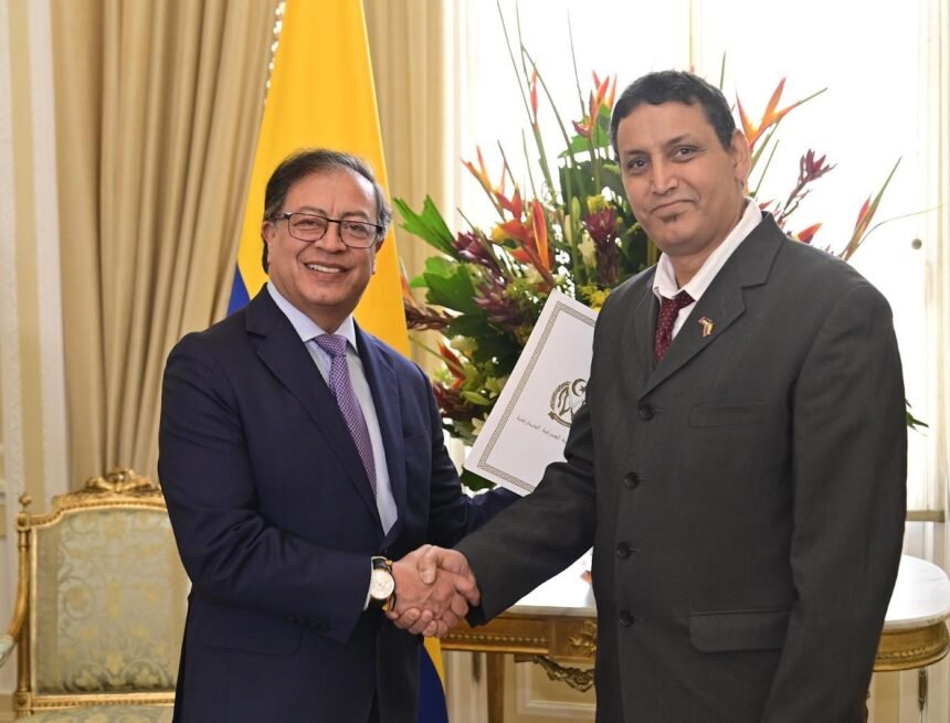 Embajador de la República Saharaui designado en Colombia entrega Cartas Credenciales al presidente Petro