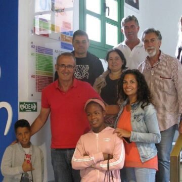 El alcalde de Nigrán recibe a los dos niños saharauis que pasan el verano con familias del municipio – ValmiñorTV