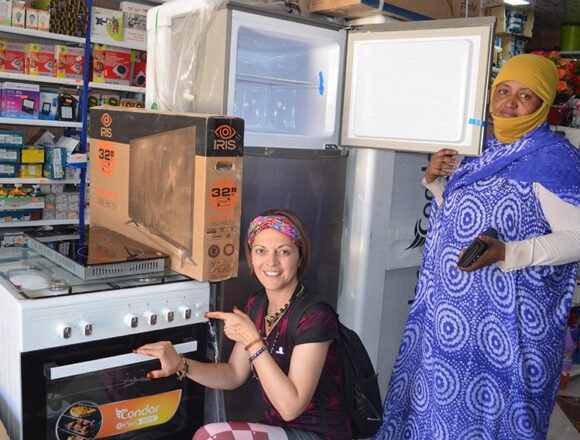 Yoanna Irigaray dedica los ingresos de su primer libro a ‘modernizar’ un campamento saharaui / Navarra-com