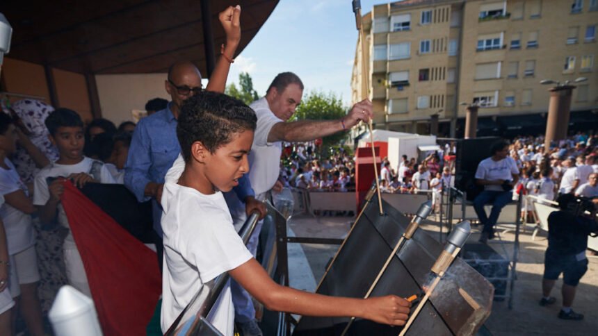 Berriozar da la bienvenida a sus fiestas de la mano de los niños saharauis acogidos este verano en Navarra –  Navarra,com