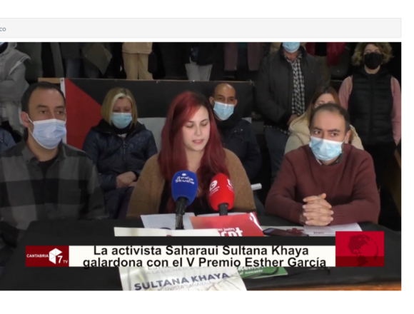 Premian en Cantabria a la activista saharaui Sultana Khaya con el galardón a la lucha popular Esther Garcia