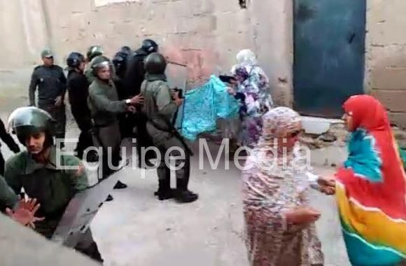 Equipe media: imágenes de cargas policiales a manifestantes saharauis en el Aaiún ocupado