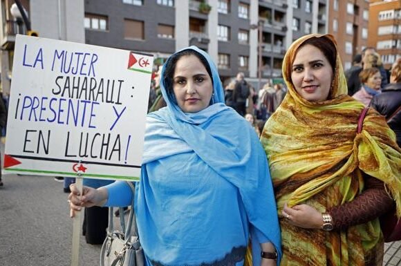 42917906-kCVE-U70860726858iVF-624x385@El20Comercio 8M en Gijón: Fatimetu Bechri Cori y Nama Mohamed Cori«Nosotras sufrimos una doble discriminación, la machista y la racista» | El Comercio