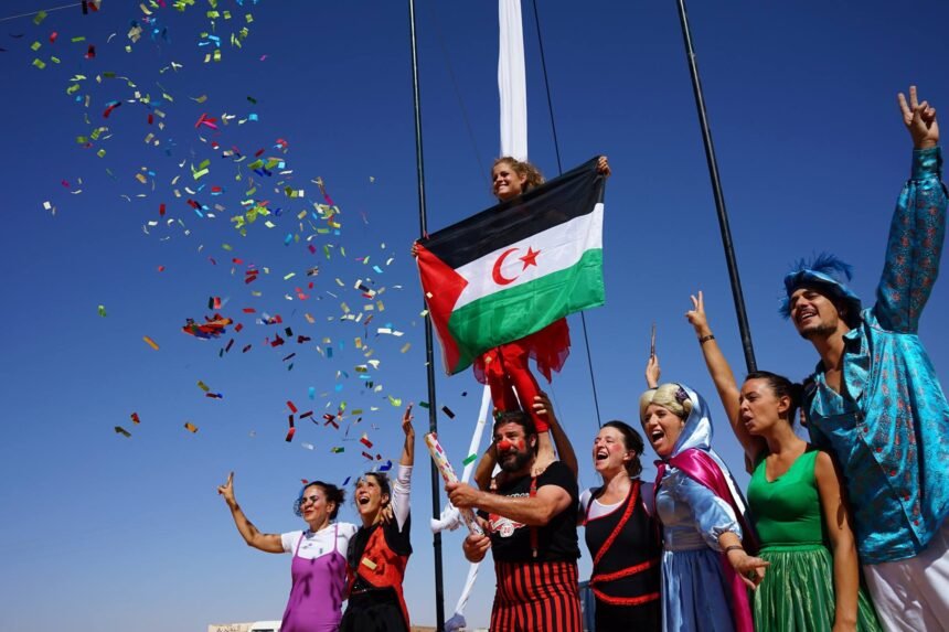 Fotos y vídeo de la Segunda edición del Festival Internacional de Teatro y Circo de los campamentos de refugiados / primer día