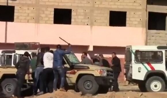 Marruecos Sáhara: Fuerzas marroquíes apalean brutalmente a varios saharauis cuando recibían a un preso político liberado en el Sáhara ocupado | Público