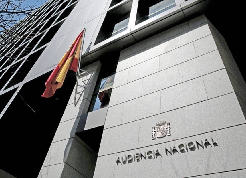 El juez Pedraz sobre la denuncia de ASADEDH “la acusación no ha suministrado ni siquiera elementos indiciarios, que avalen la existencia de motivos bastantes para creerle responsable de delito alguno” (Texto del AUTO de la Audiencia Nacional)