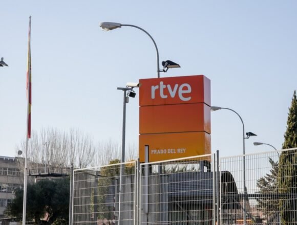 El Consejo de Informativos de RTVE denuncia el veto de un viaje de periodistas al Sáhara Occidental | Público