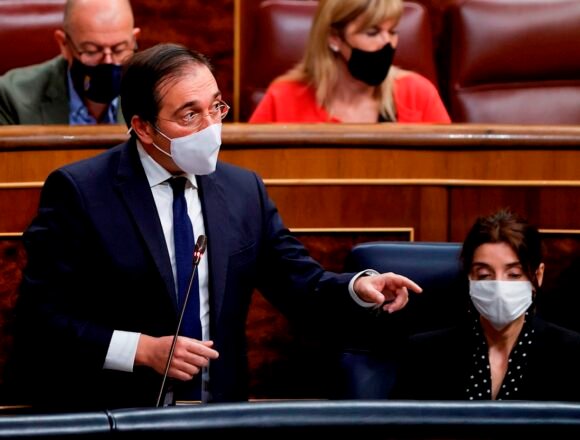 Albares intenta desvincular a España de su responsabilidad con el Sáhara | Público