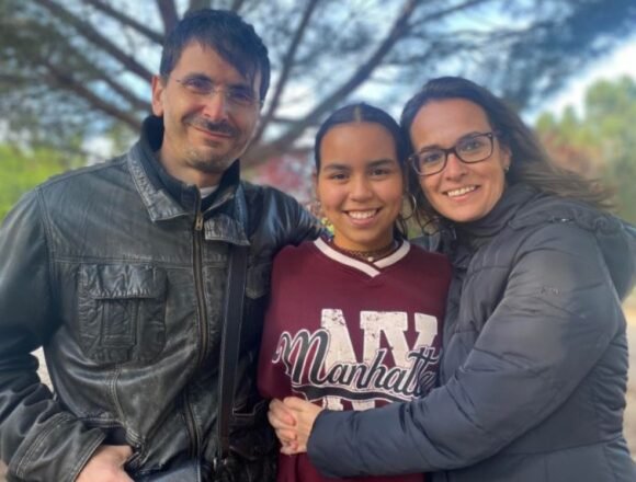 Las Familias de acogida de niños y niñas saharauis: «El giro del Gobierno es una traición» | Público